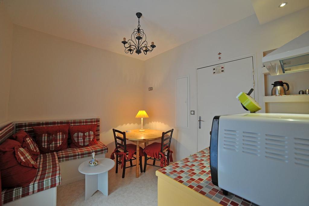 Charming Room Pres Du Sanctuaire Lourdes Habitación foto