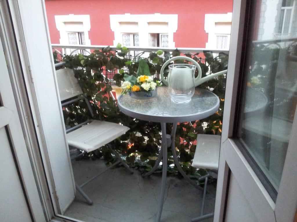 Charming Room Pres Du Sanctuaire Lourdes Exterior foto