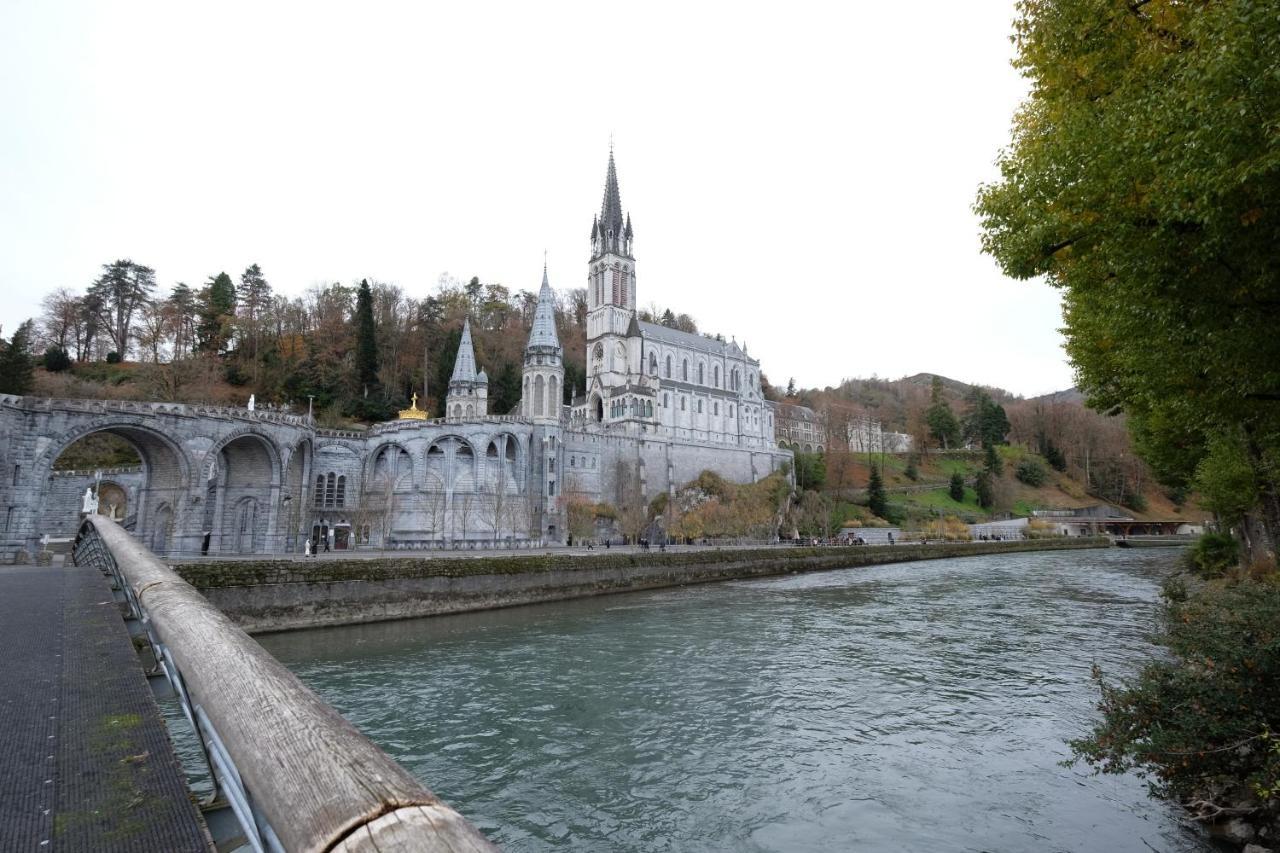 Charming Room Pres Du Sanctuaire Lourdes Exterior foto